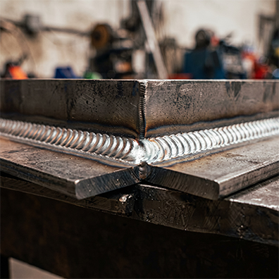 Fabrication acier Corten sur mesure avec soudage de précision et assemblage de pièces métalliques
